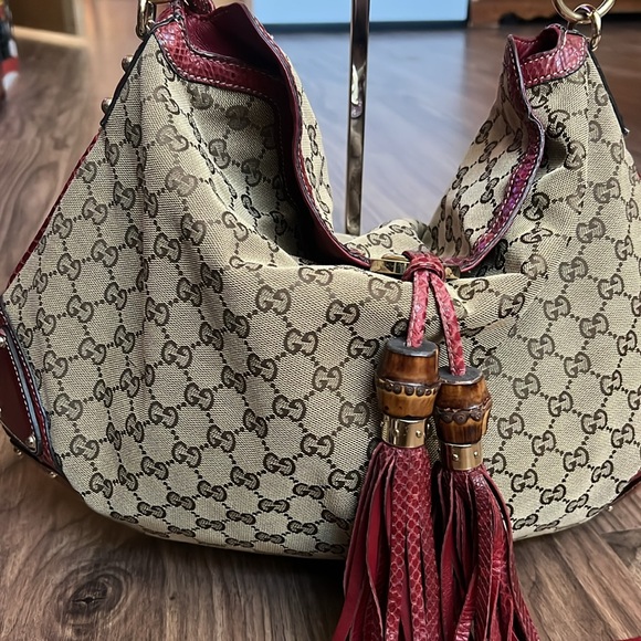 A302- ๐ฏ% authentic Gucci UNICEF INDY shoulder bag - Picture 5 of 16